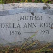 37-Della-headstone